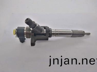 4M50原裝噴(pen)油嘴