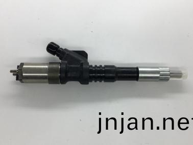 PC400-7 6D125原裝(zhuang)噴油(you)嘴