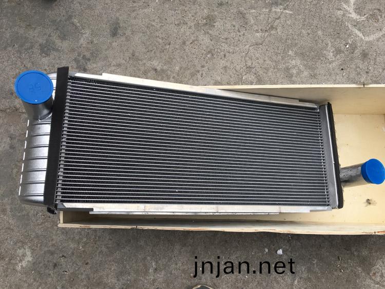 EC210全鋁水箱(xiang)