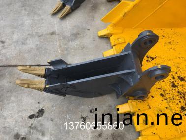 SK60包(bao)邊200挖鬭(dou)
