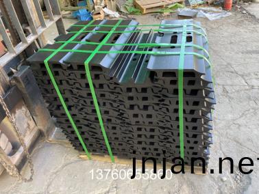 PC400-6挖掘機(ji)鏈(lian)闆(ban)